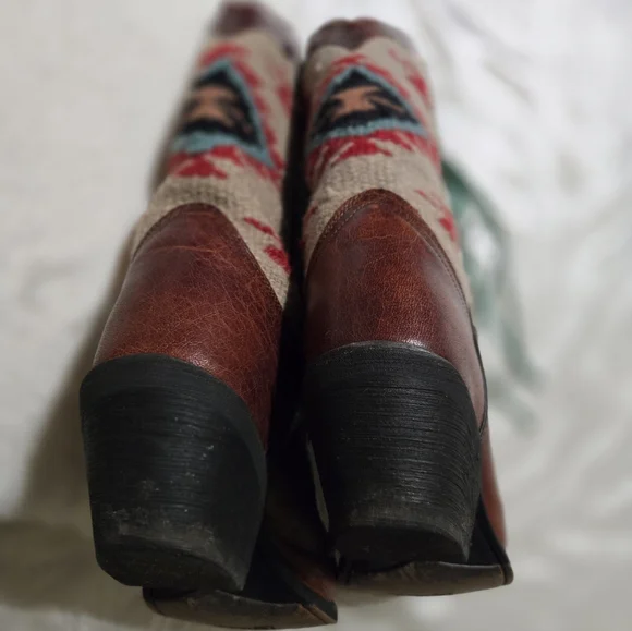 Western Fringe Leather Boots By Laredo Size 8 EUC - Picture 7 of 11